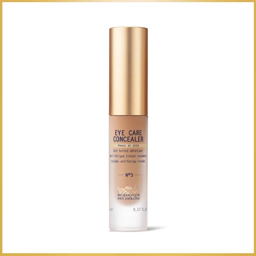 The perfect blend of skincare product performance and ideal makeup coverage, Sérums Teintés provide long-lasting hydration to the skin.